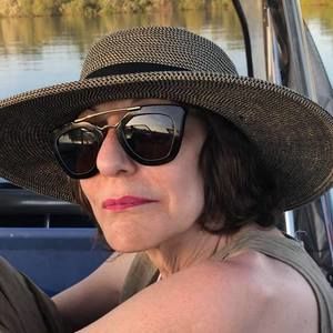 Meet your Posher, Rena